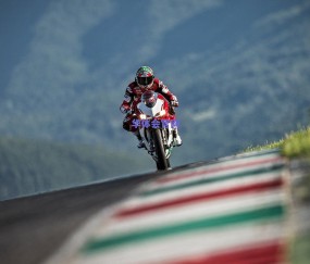 意甲赛场再现经典倒勾 佩莱时隔3379天破门引全场沸腾