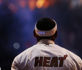 篮球赛场风云再起，巴斯与韦伯斯特逆境爆发，辽宁广厦双双告捷