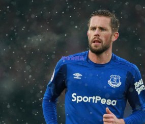 生日夜追思故友 孙悦赛场边黯然落泪 温情与坚韧铸就非凡一夜