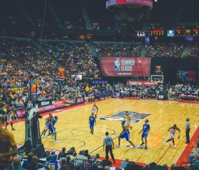 直播镜头前激情庆祝引争议 两名意天空实习生因国米绝杀欢呼遭解雇