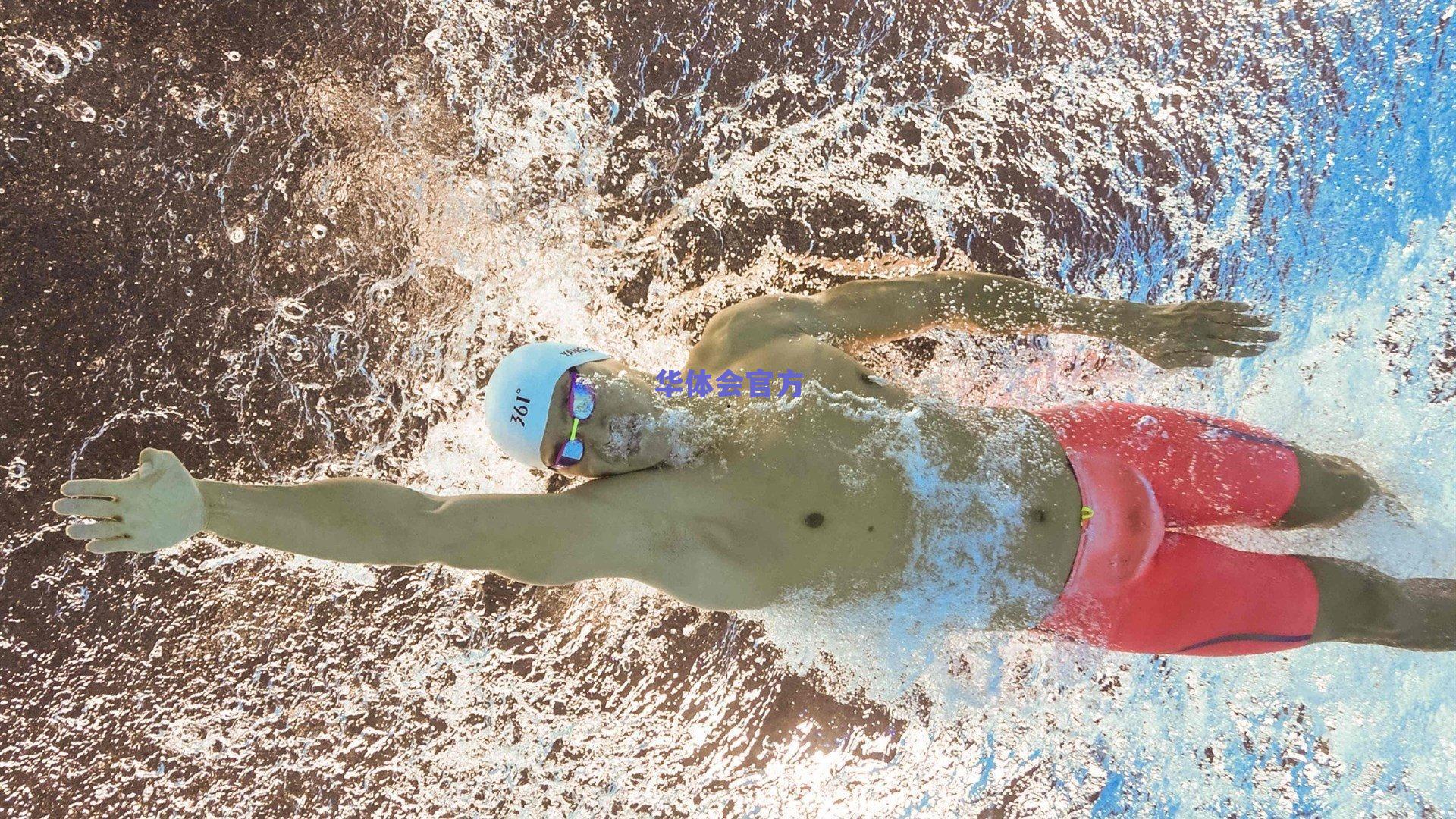 密尔沃基雄鹿锋线核心米德尔顿左膝内侧副韧带扭伤,预计两周后接受复查评估